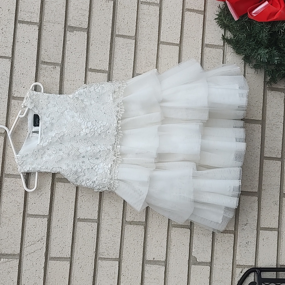 WHITE DRESS - Picture 2 of 13